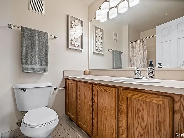 17200 Addington Dr — Photo 14