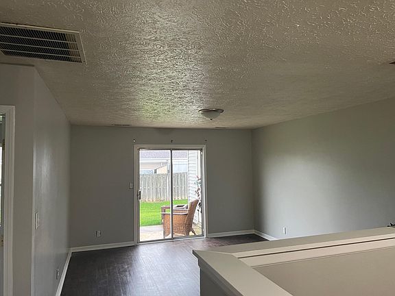 2nd image of 2847 Plaza Ct #2847