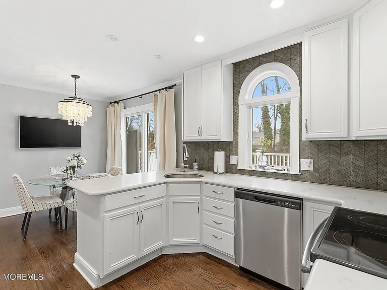 96 Lake Shore Dr — Photo 13
