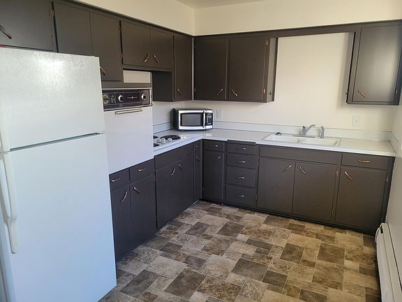 4th image of 2320 13th Ave S APT 2