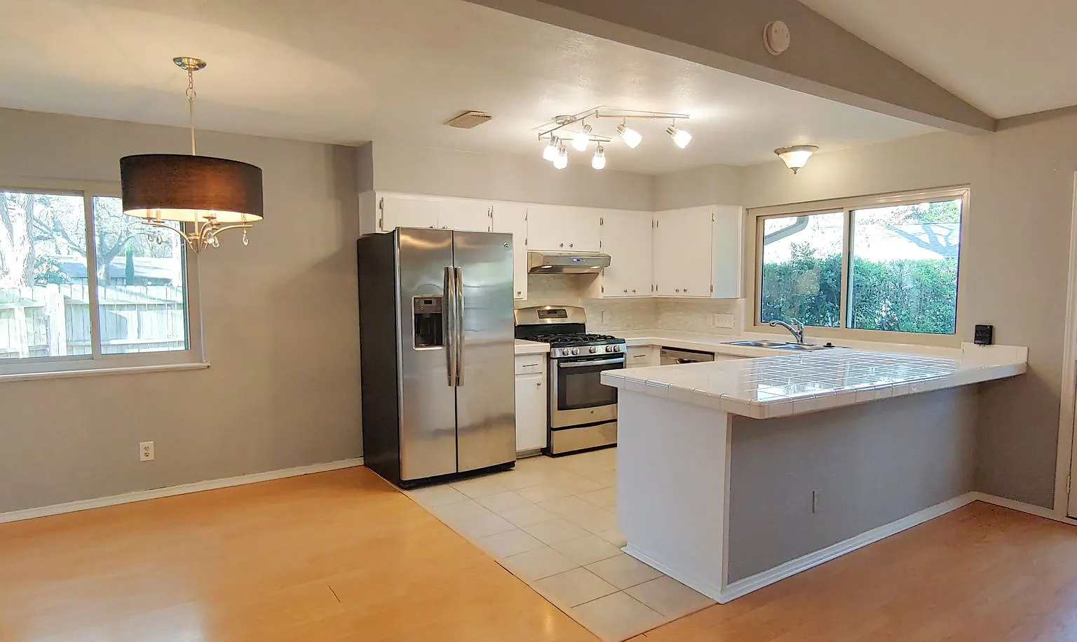4 Bedroom, 2 Bathroom Home on Cul-de-sac in North Austin! — Photo 2