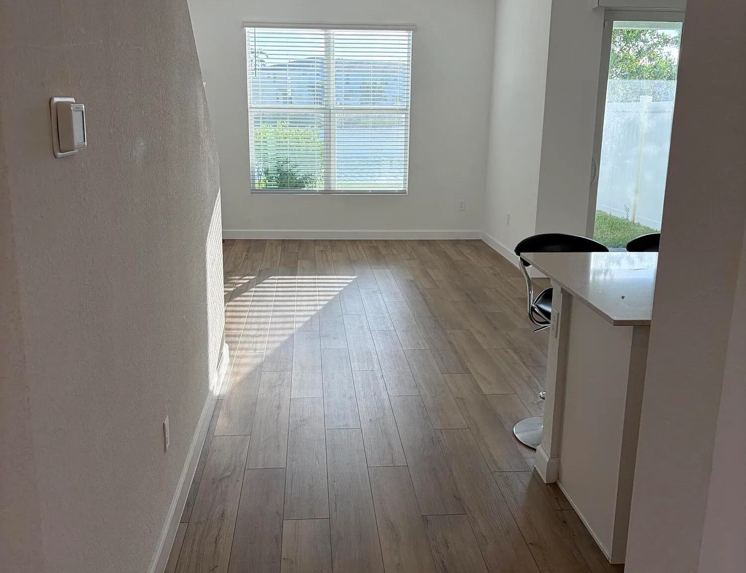 3 bed, 2.5 bath, 1695 sqft, $3,500 — Photo 3
