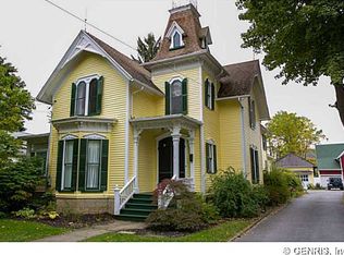 24 Monroe St, Honeoye Falls, NY 14472