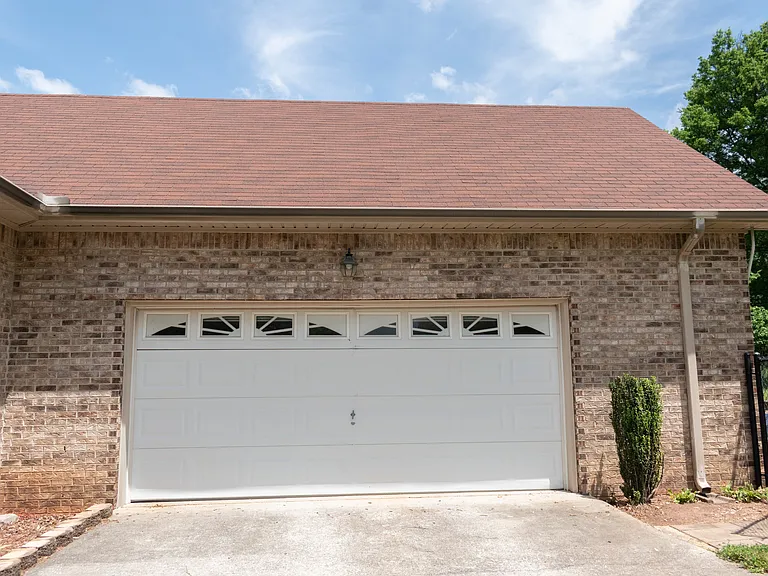 140 Thomas Dr — Photo 27