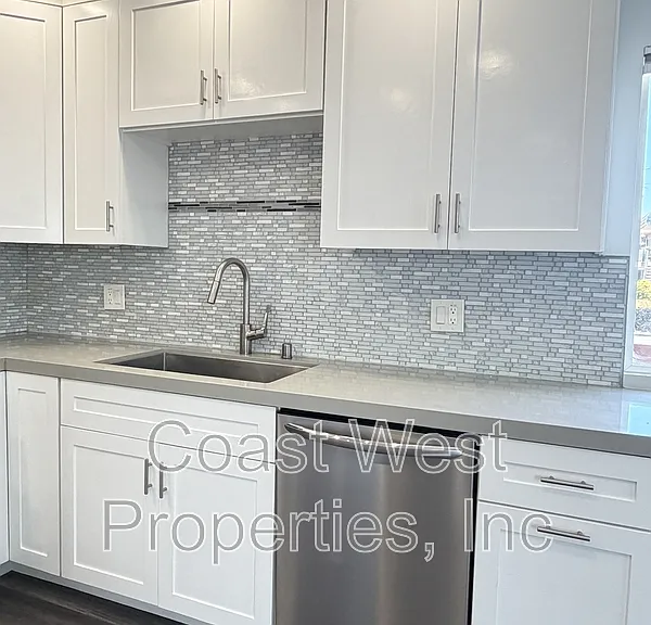 2030 Diamond St #A — Photo 5