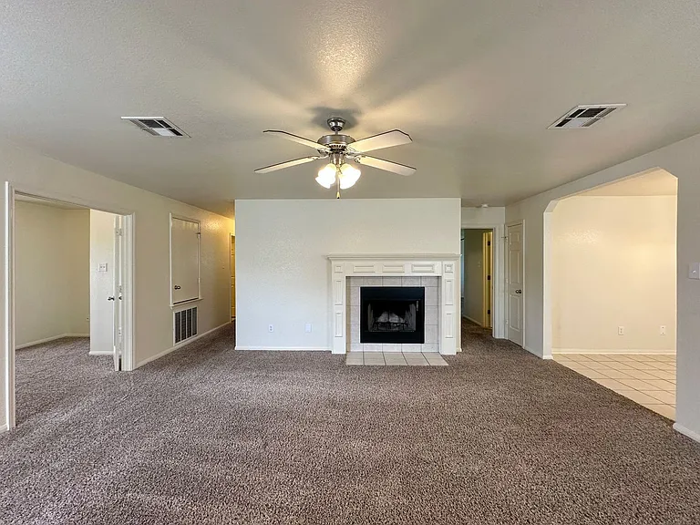 2602 John Porter Dr — Photo 3
