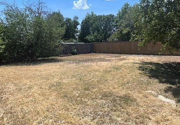 3rd image of 2725 James Louis Dr