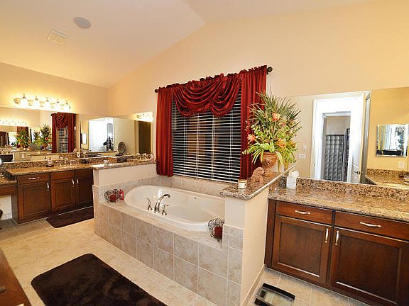 5th image of 9523 Equus Cir