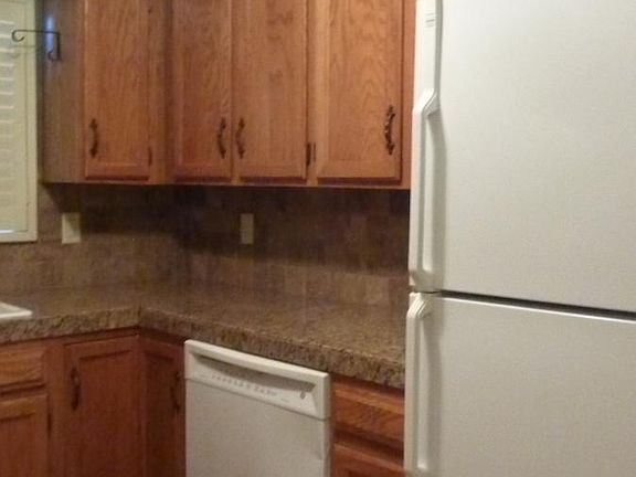 Refrigerator and dishwasher