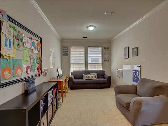 4th image of 725 Bella Vista Dr