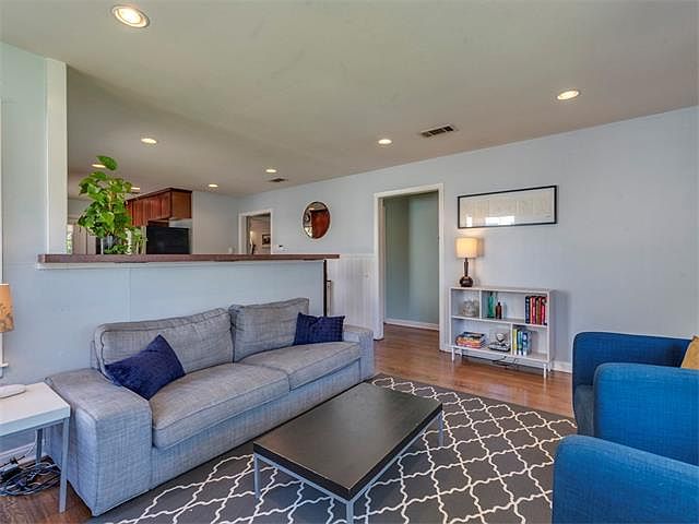 1st image of 7717 Woodrow Ave