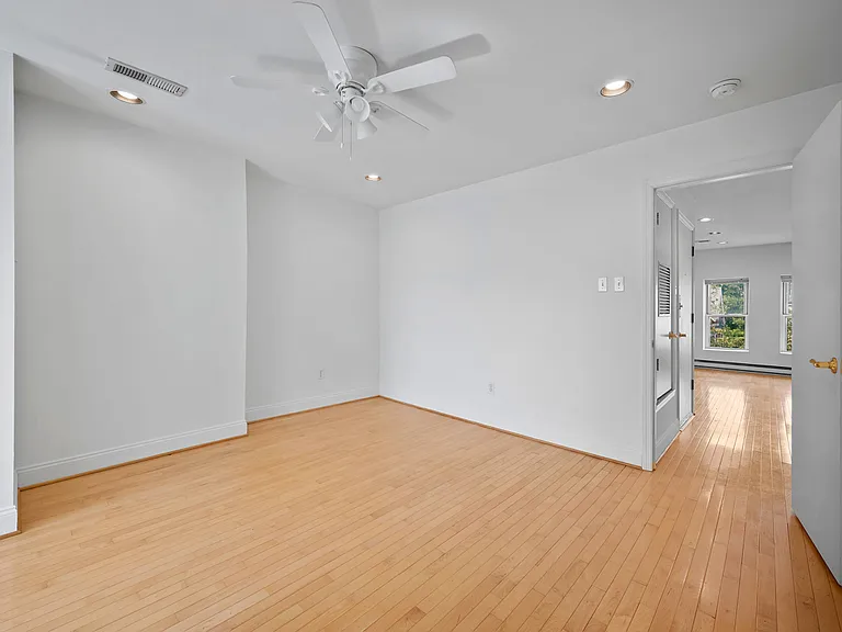 417 Denniston St #4 — Photo 8