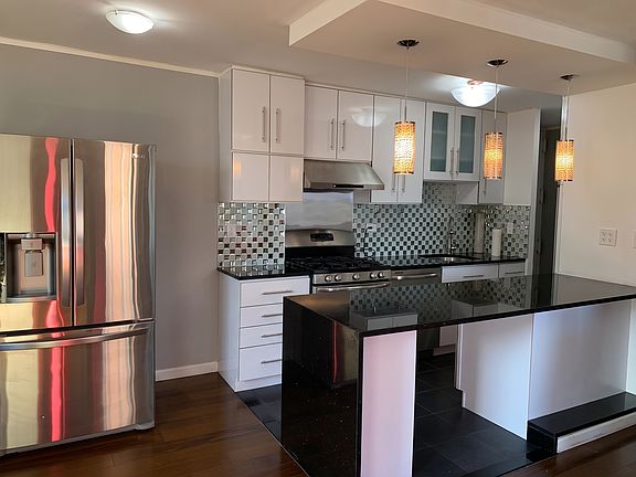 3rd image of 1641 3rd Ave APT 23C