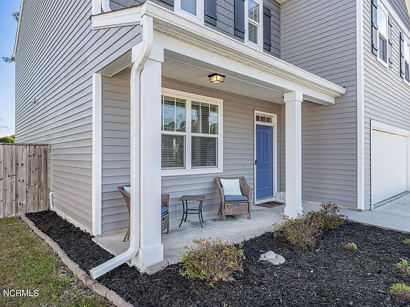 3rd image of 757 Stradleigh Ct NE