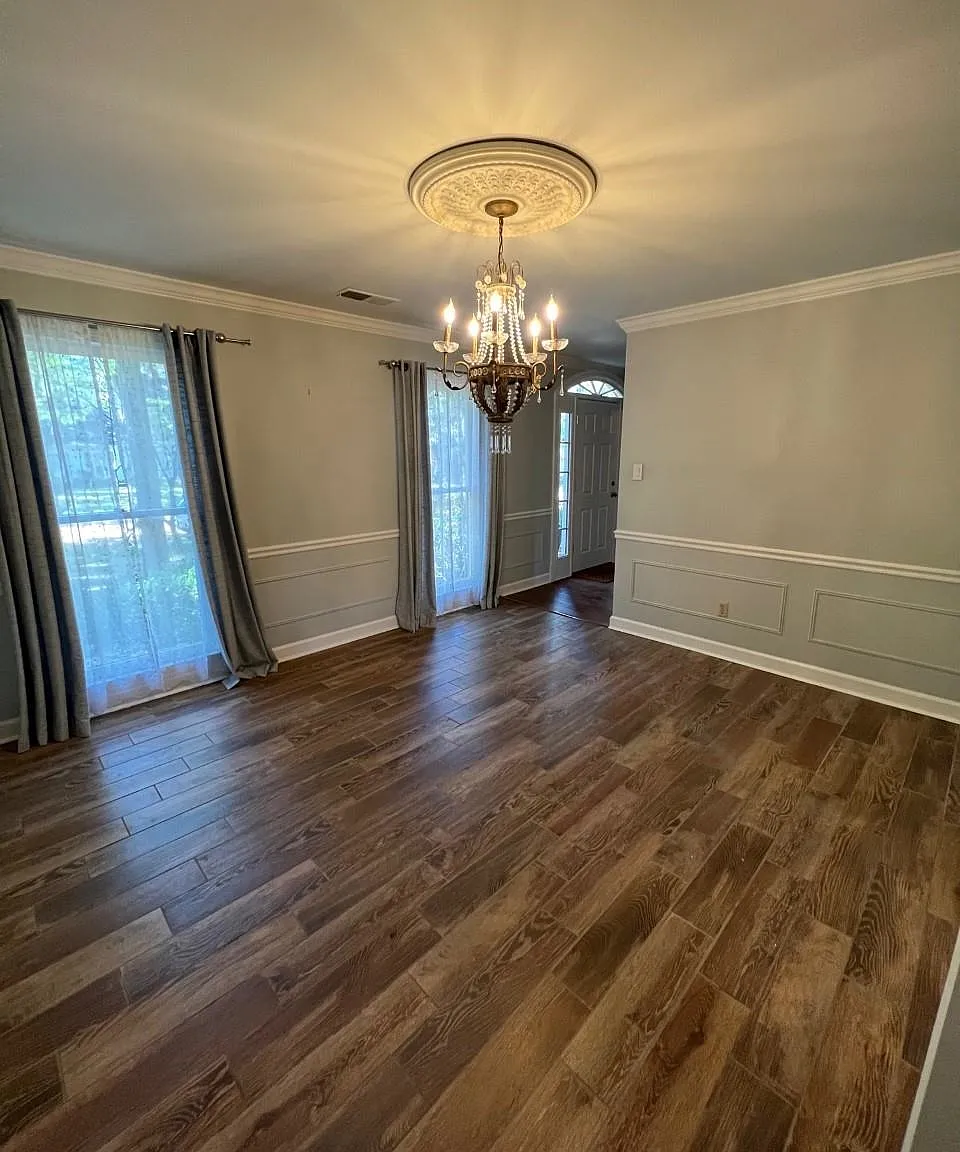 4 bed, 2.5 bath, 3003 sqft, $3,000 — Photo 2