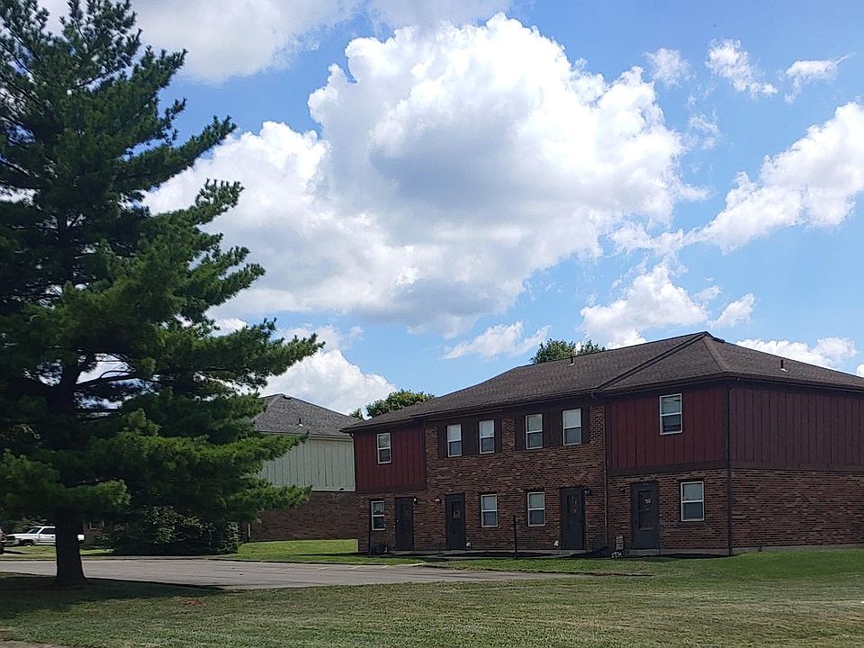 Great rental newly redecorated! Located close to downtown Centerville with lots of shopping, restaurants; easy access to I-675 and I-75.