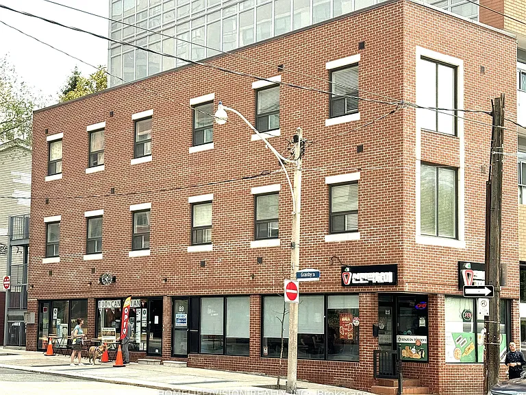 377 Church St #202 — Photo 2