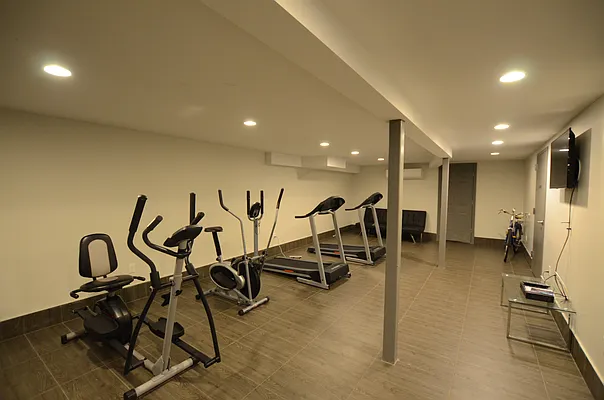 Rented by Miron Realty Group | media 25