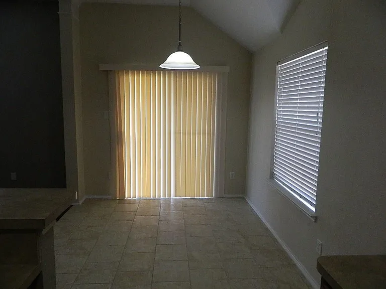 1132 Honeywell Dr — Photo 6
