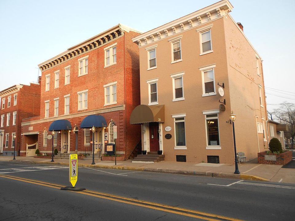 39 East Main