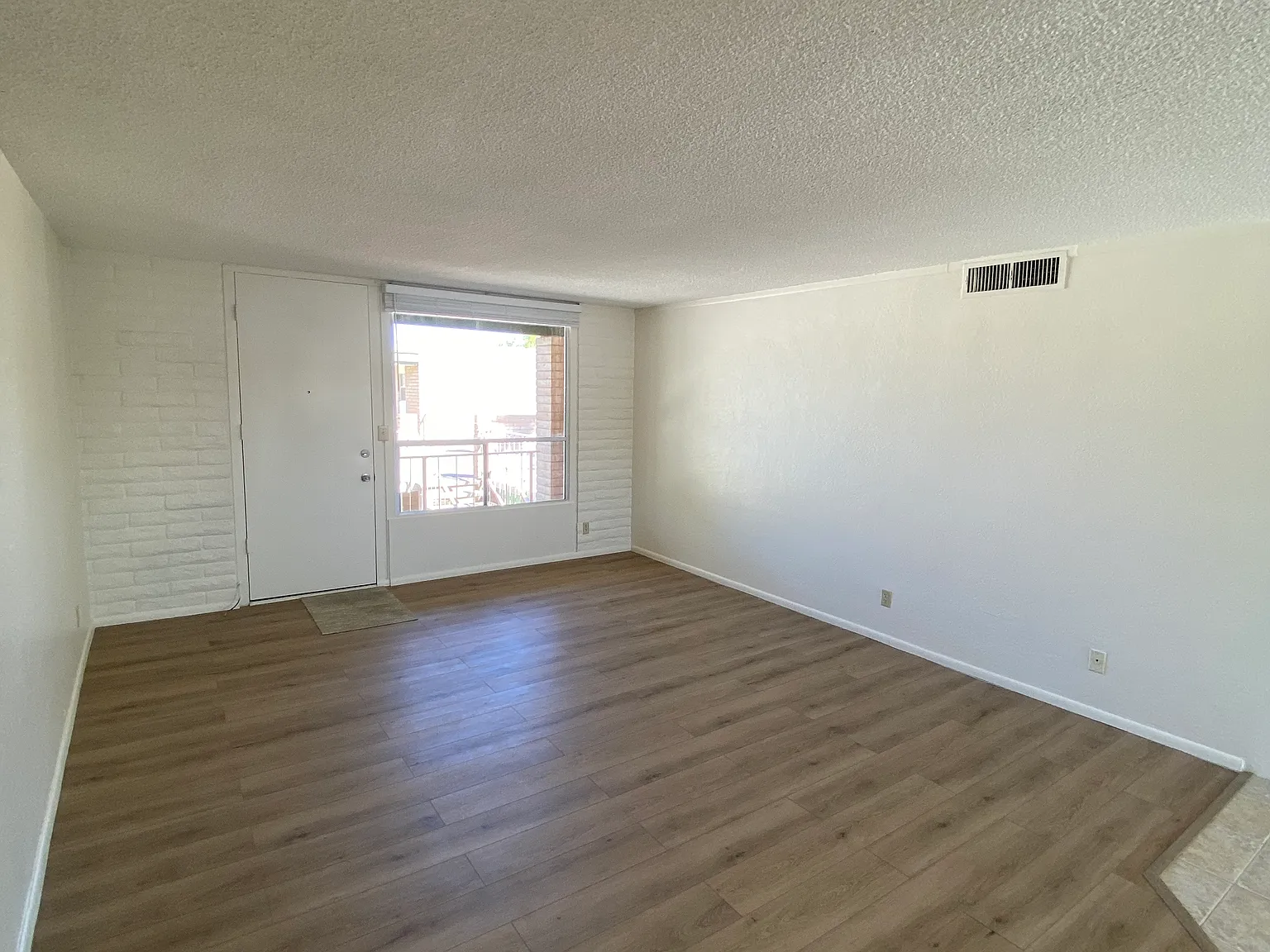 2 bed, 1.5 bath, 1000 sqft, $1,995 — Photo 1
