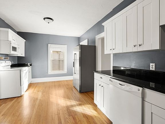 3rd image of 18 Cocasset St #U4