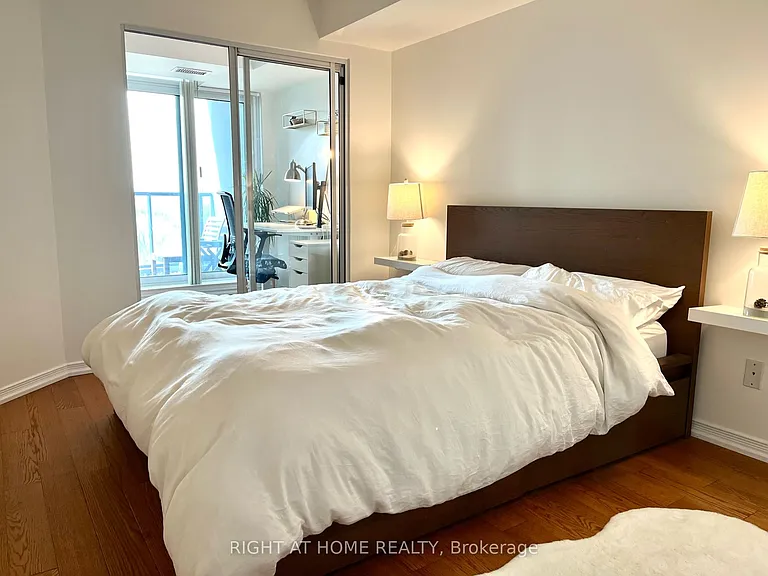 28 Harrison Garden Blvd #1007 — Photo 13