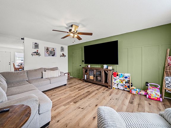 5th image of 3220 N Senseney Cir