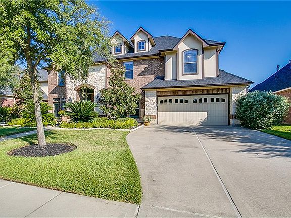 2nd image of 28522 Blue Holly Ln