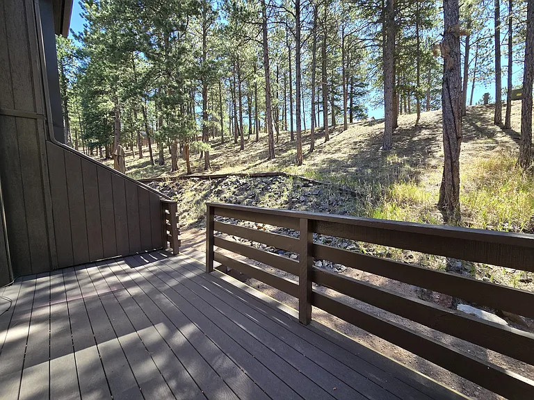 570 Manor Ct #B — Photo 11
