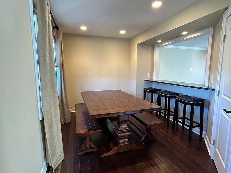 1423 Kathleen Ct — Photo 3