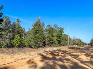 17 Passion Flower St, Defuniak Springs, FL 32433