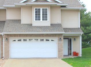 1521 McKinley Pl, Iowa City, IA 52246