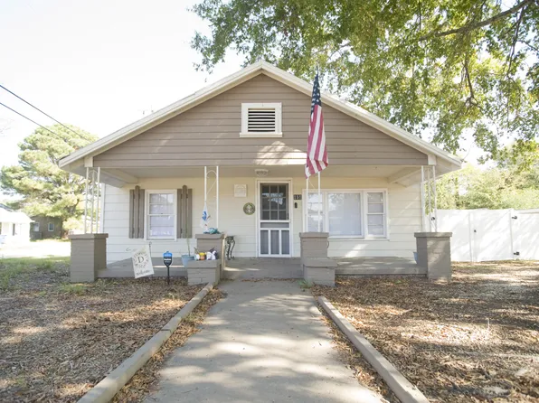 151 S Railroad St, Coats, NC 27521