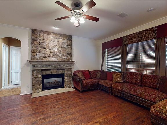 4th image of 3111 Winston Dr