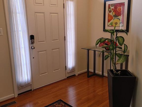 3rd image of 24863 Magnolia Cir