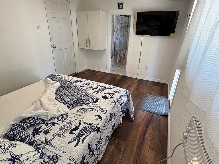 2107 Phillippi St #2 — Photo 10