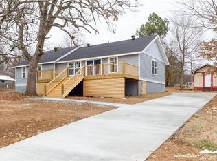 1382 E Cardinal Dr, Fayetteville, AR 72703