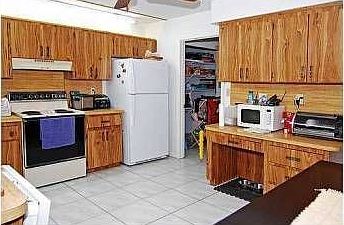 3rd image of 898 SW 51st Ave
