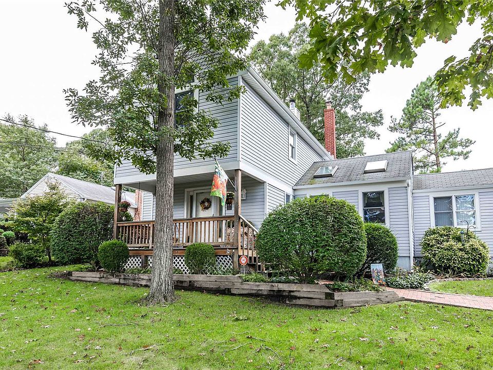 1st image of 17 Elm Dr