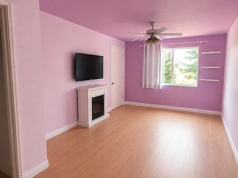 2438 Gramercy Ave — Photo 30