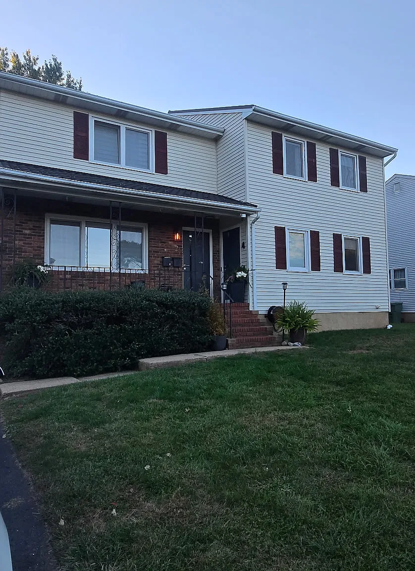 3 bed, 2.5 bath, 1720 sqft, $3,800 — Photo 1