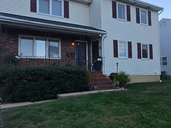 4 Jill Ct, Edison, NJ 08817