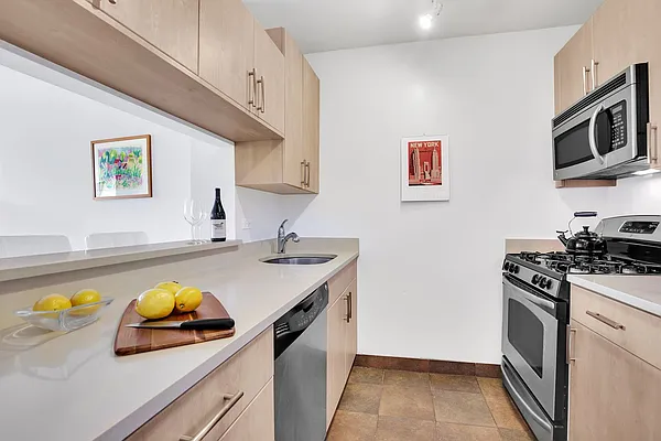 Rented by Cooper & Cooper Real Estate | media 19