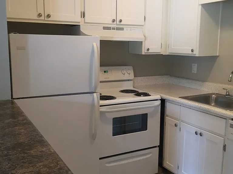 Green Springs Village Apartments - Birmingham, AL — Photo 28