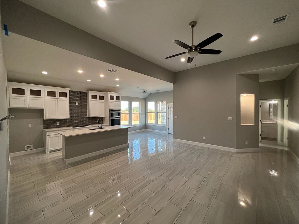1st image of 2206 Briarwood Dr