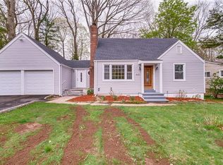 409 Lakeside Dr, Bridgeport, CT 06606