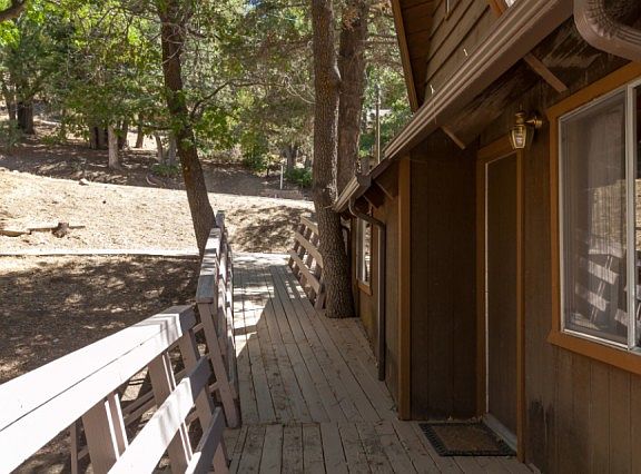 4th image of 1246 Siskiyou Dr