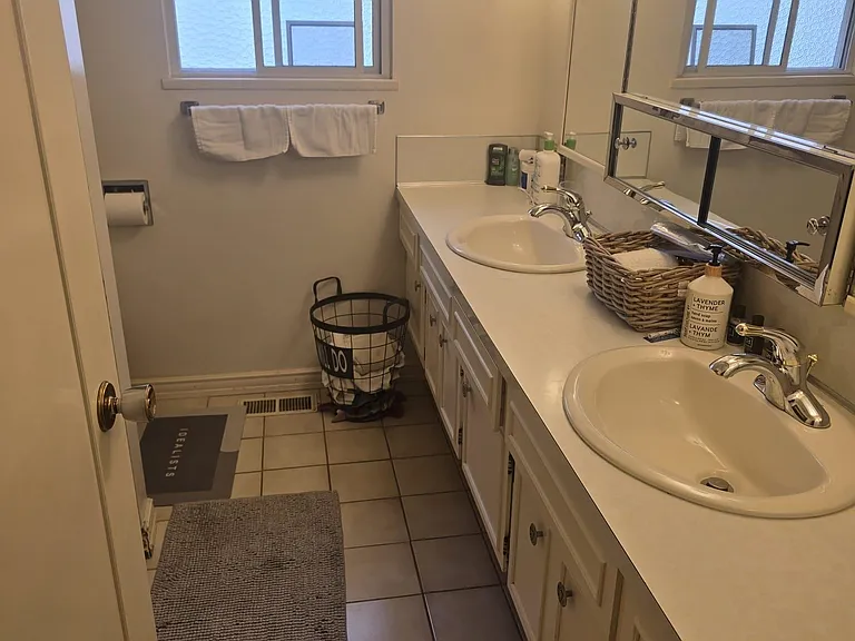2349 Rosedale Dr — Photo 2