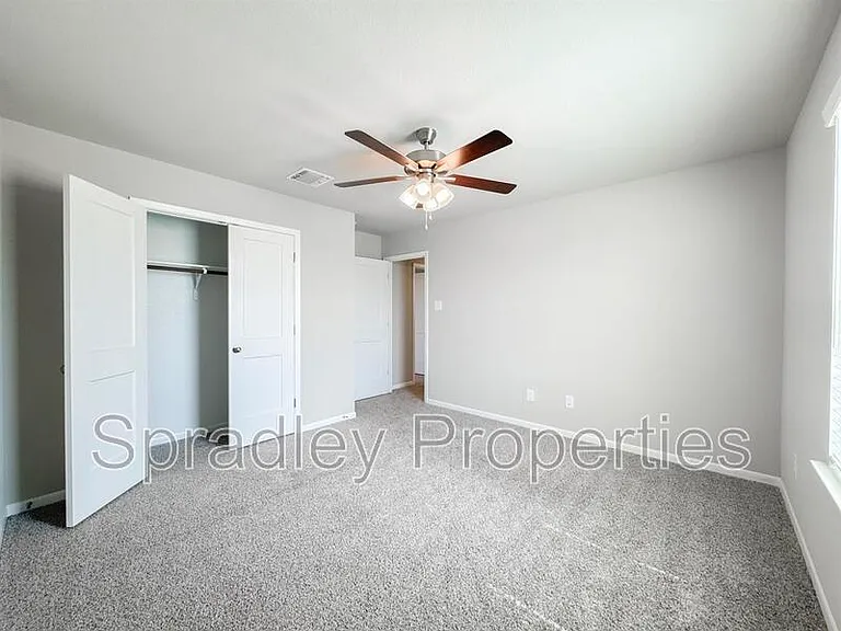2716 Fox River Dr — Photo 28